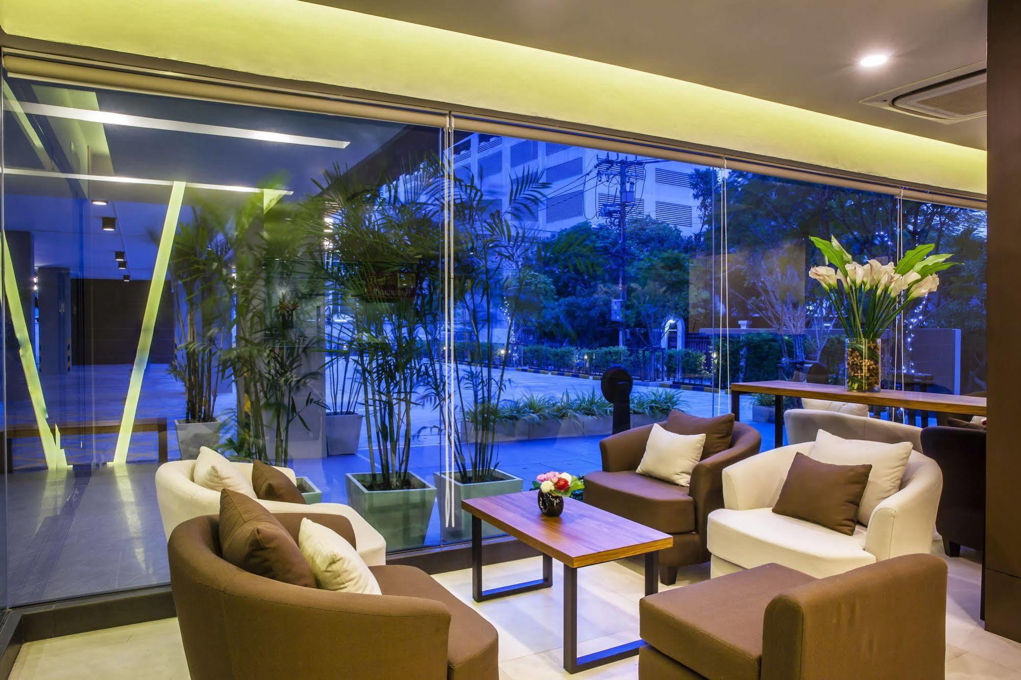 โรงแรม ลิโวเทล เกษตร กรุงเทพ กรุงเทพมหานคร ภายนอก รูปภาพ
